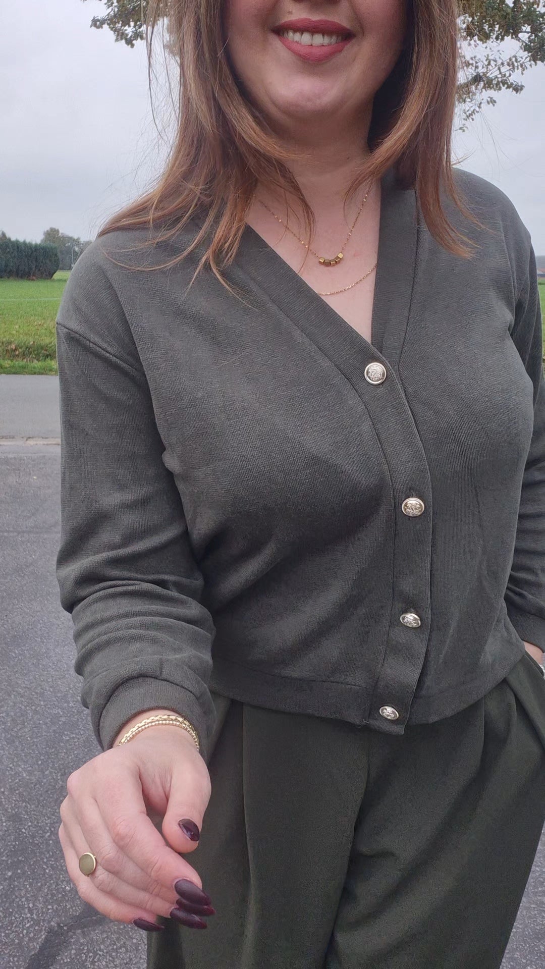 Buttoned trui met V-hals - Kaki