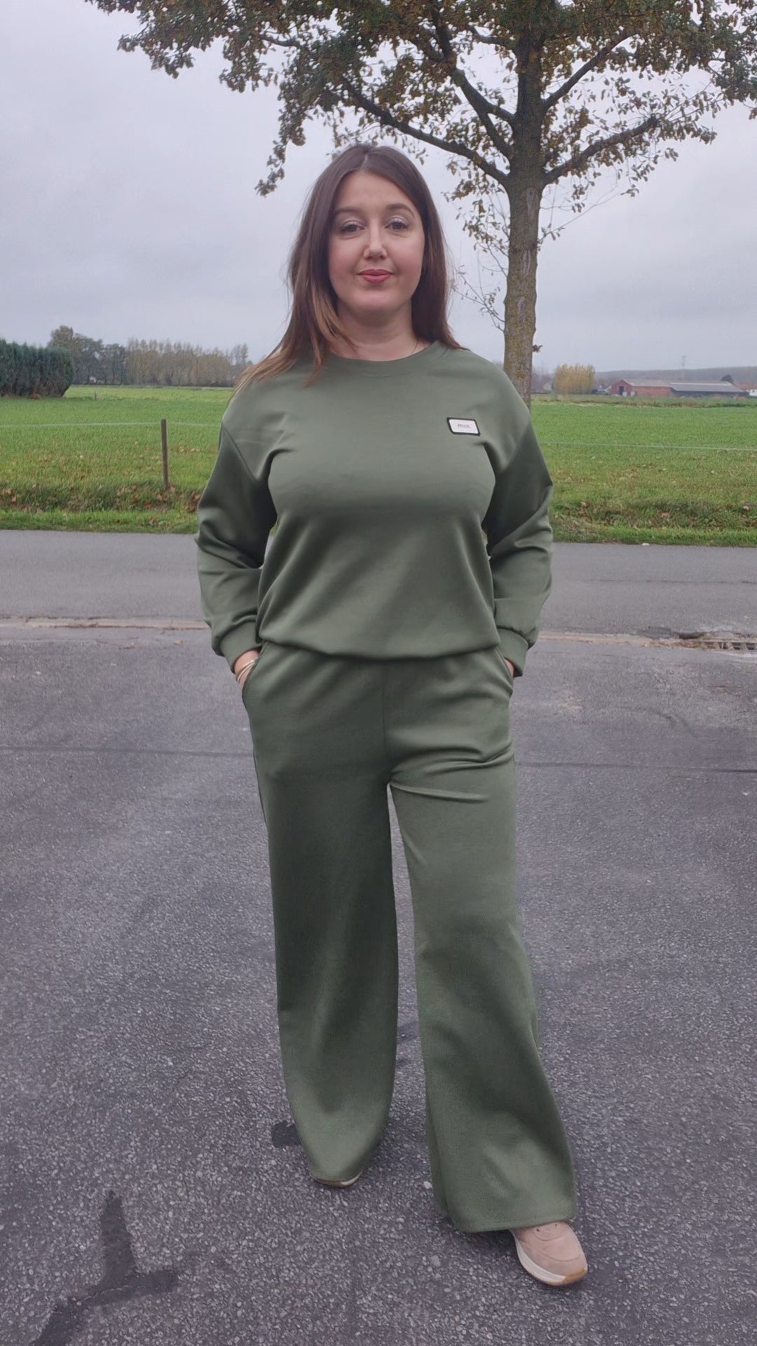 Minimalist Outfit – Broek & Sweater Set - Kaki