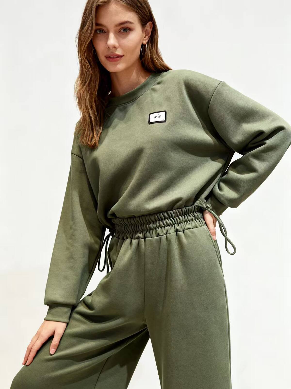 Minimalist Outfit – Broek & Sweater Set - Kaki